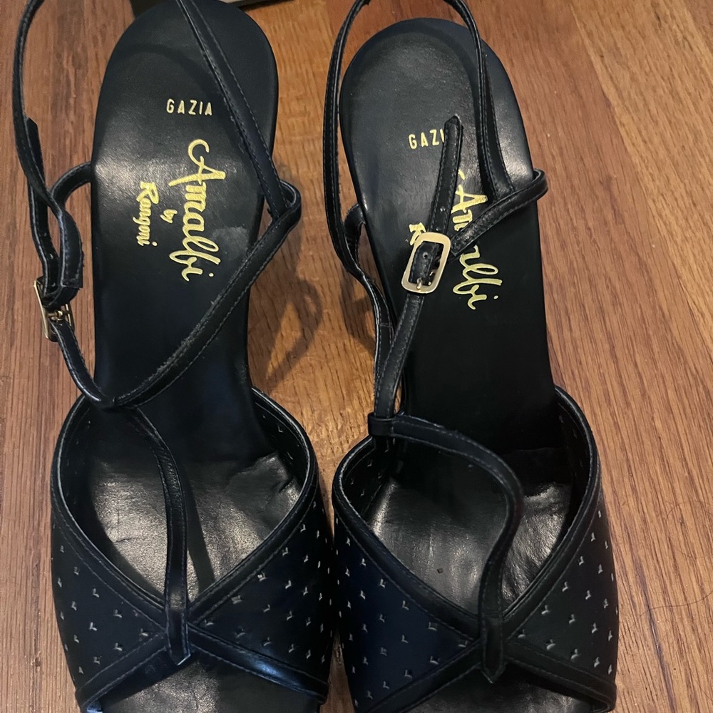Vintage Amalfi Women’s Shoes (price per each pair) - Picture 4 of 15